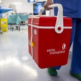 Selon Swisstransplant, 83 personnes sont mortes en 2022 en Suisse alors qu'elles figuraient sur la liste d'attente pour un organe compatible (image symbolique).